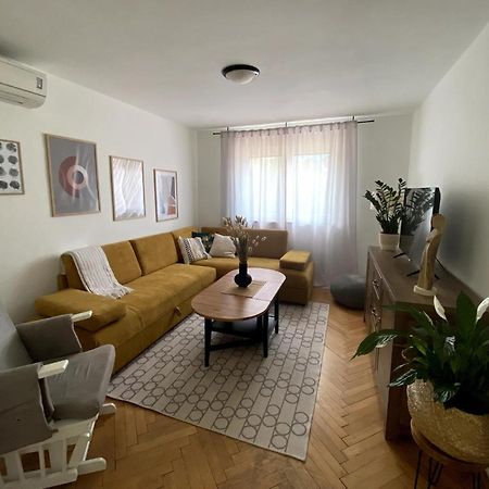 Apartman Francesca Pula Exteriör bild