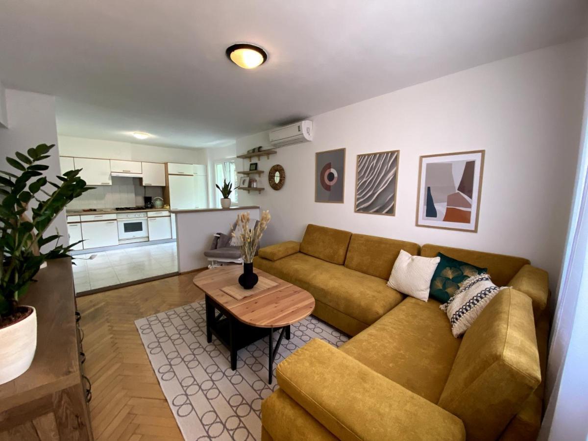 Apartman Francesca Pula Exteriör bild